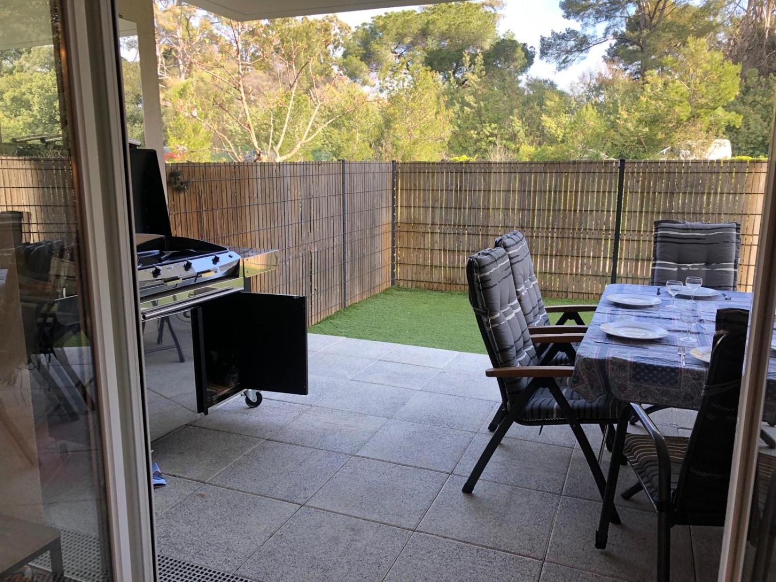 Rez De Jardin T3 Recent Et Calme Au Nouvelles Terres A La Londe Les Maures Apartment Ngoại thất bức ảnh
